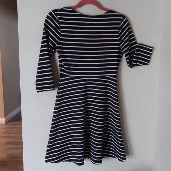 Striped comfortable summer dress - Picture 5 of 8